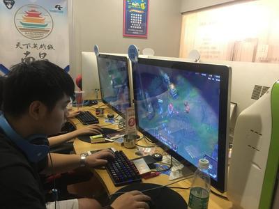 2017NEST南昌大眾海選賽六安站戰(zhàn)火點(diǎn)燃，英雄聯(lián)盟電競(jìng)熱潮席卷全城